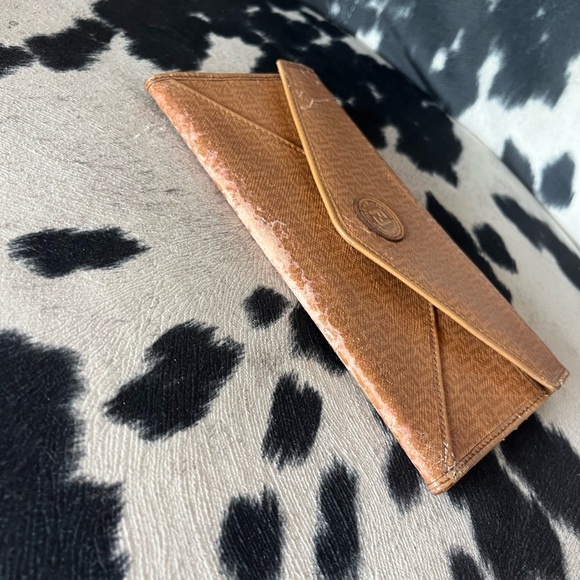 Vintage Fendi Signature Tan Wallet - Picture 6 of 15